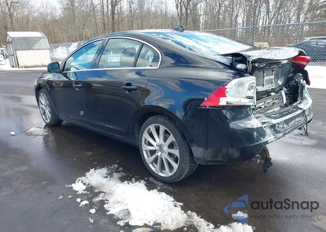 2018 Volvo S60 Inscription T5 Platinum z USA, uszkodzony, nr VIN LYV402TM1JB158640